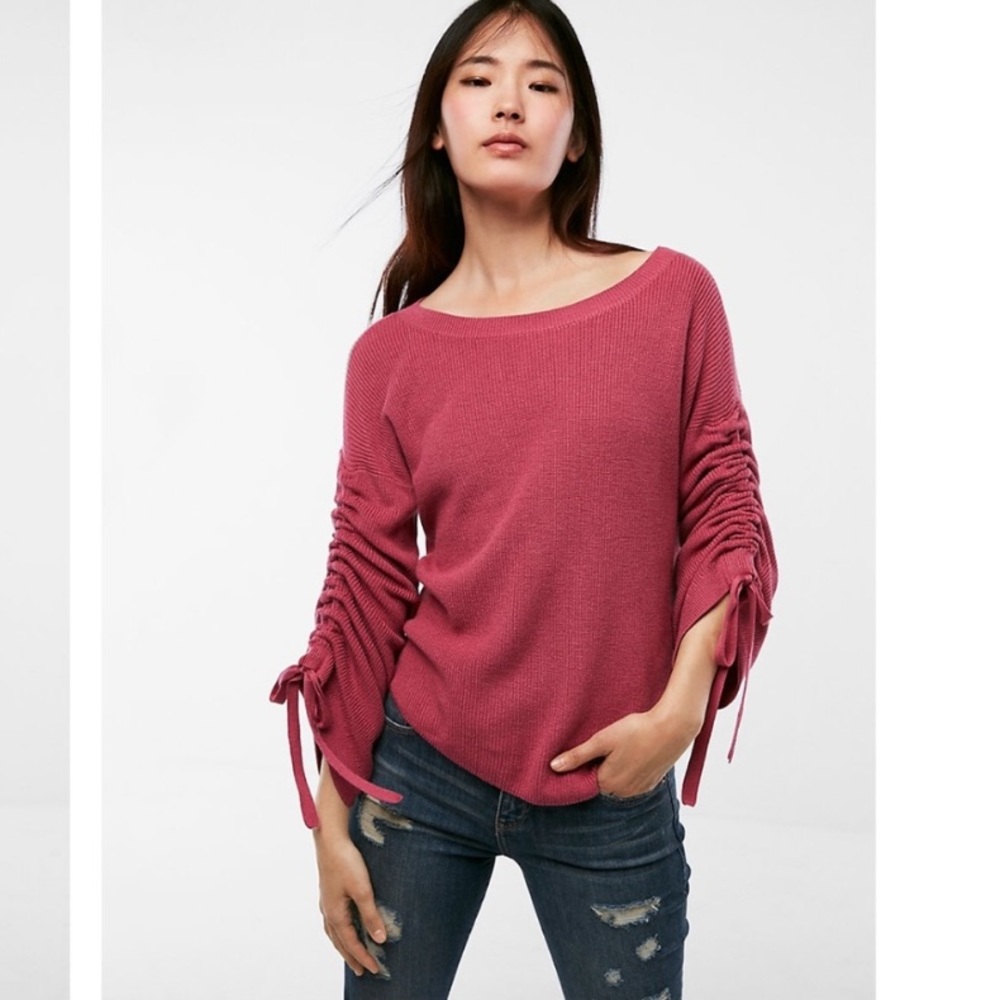 Express NWT mauve sweater